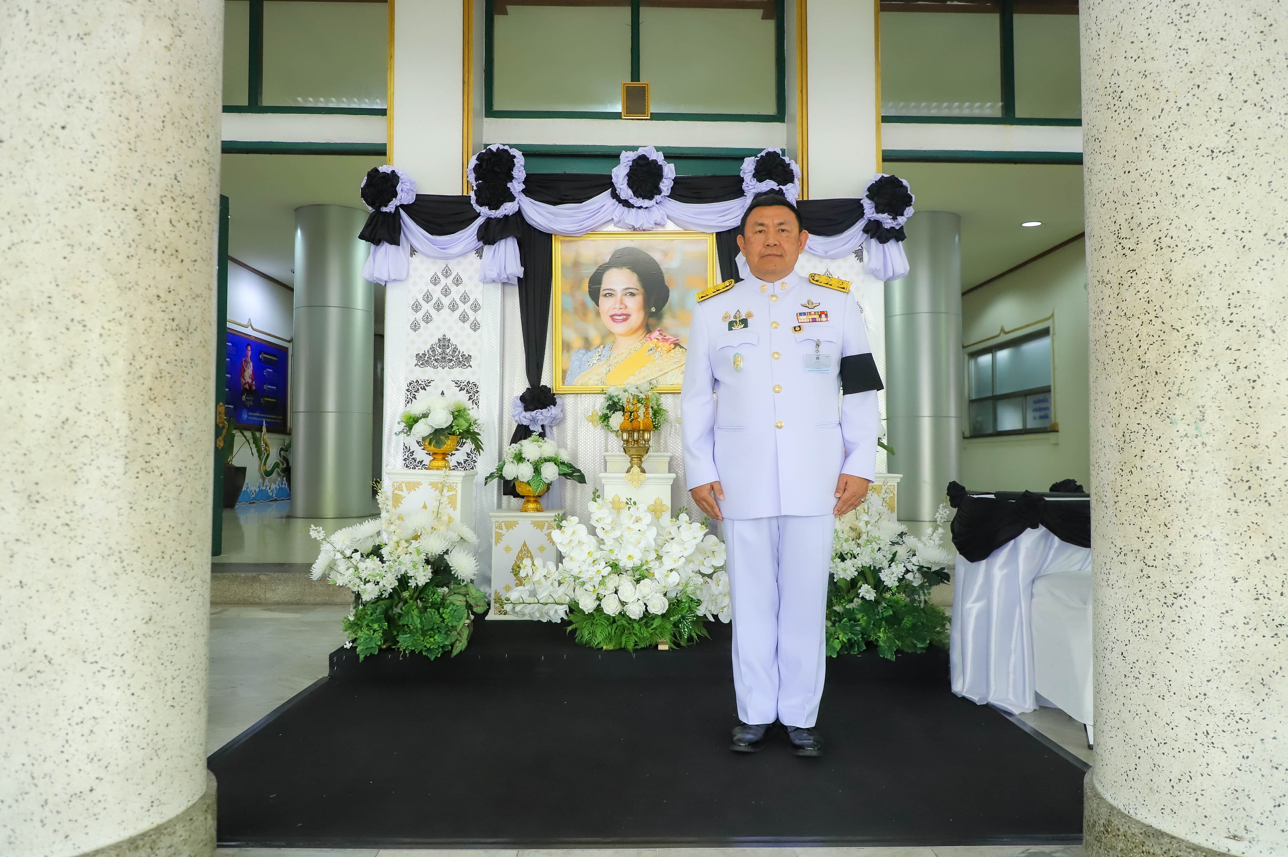 title - ส.ป.ก. ร่วมเข้าเฝ้าฯ รับเสด็จพระพิธีธรรมสวดพระอภิธรรมพระบรมศพ สมเด็จพระนางเจ้าสิริกิติ์ พระบรมราชินีนาถ พระบรมราชชนนีพันปีหลวง